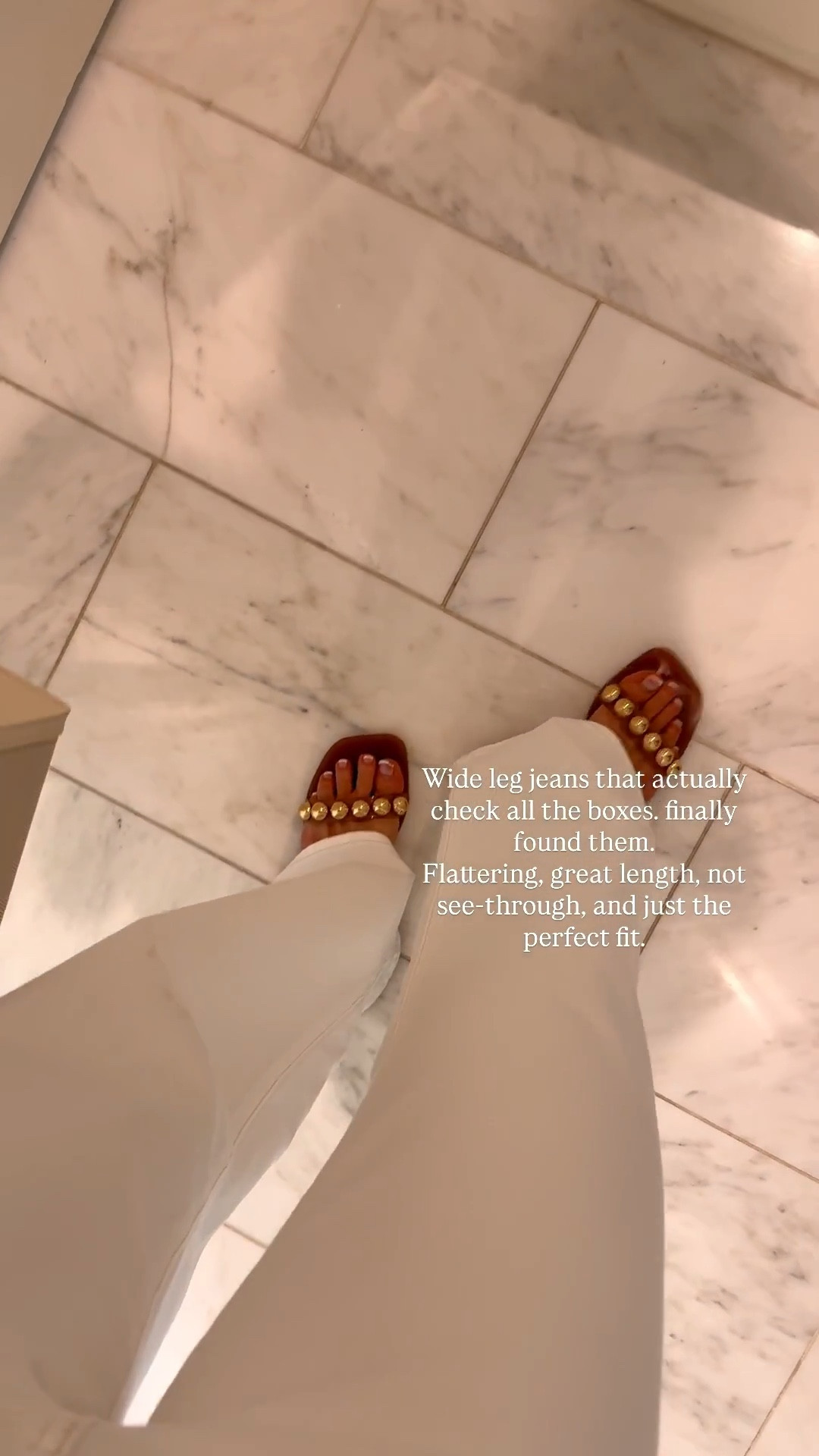 These wide leg jeans are a 10/10 - they actually check all the boxes… 
Flattering, great length, not see-through, and just the perfect fit. I'm 5'7 wearing size 25 fit tts 