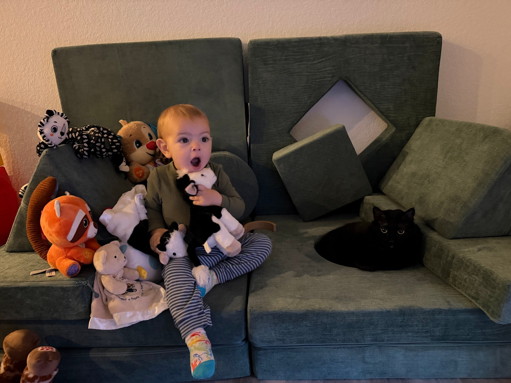 literally the BEST play couch!! #yourigami 