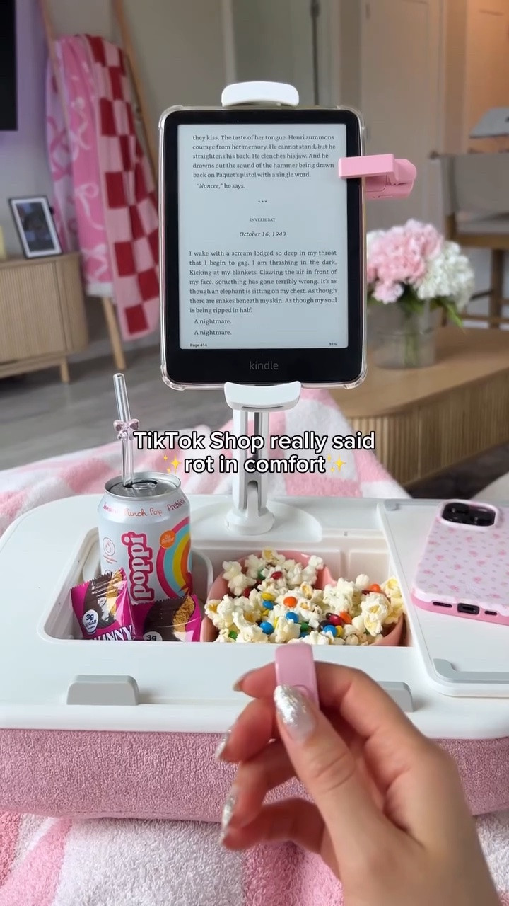 This kindle/tablet/laptop stand is the perfect gift for any occasion😍💖✨ It’s linked on my TikTok Shop, LTK & Amazon storefront🎀

#kindleaccessories #kindlegirlie #homefinds #amazonhomefinds #tiktokshop

#LTKselfcare #LTKHome