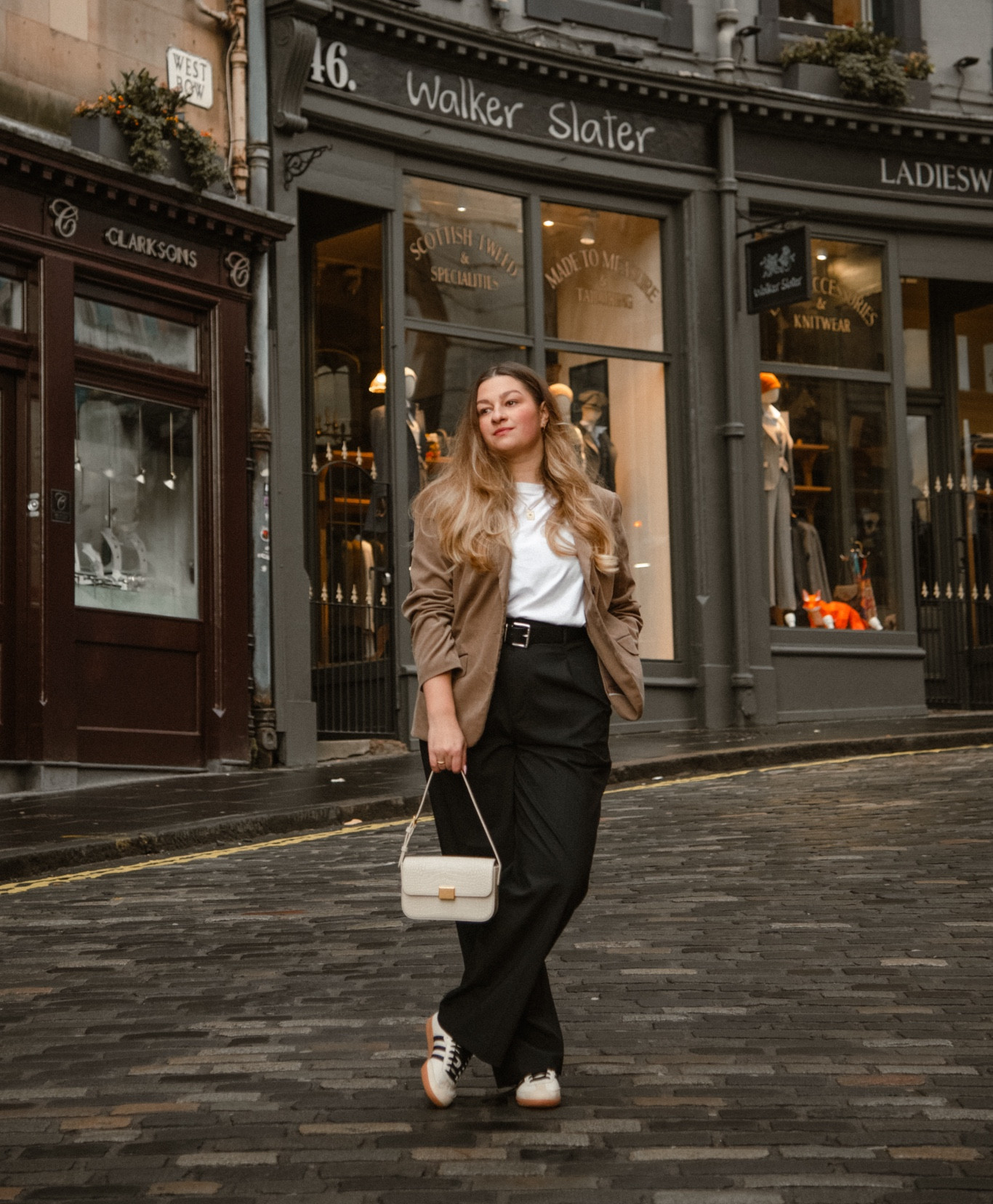 Casual outfit for city strolls 🥐

#LTKSeasonal #LTKeurope #LTKmidsize