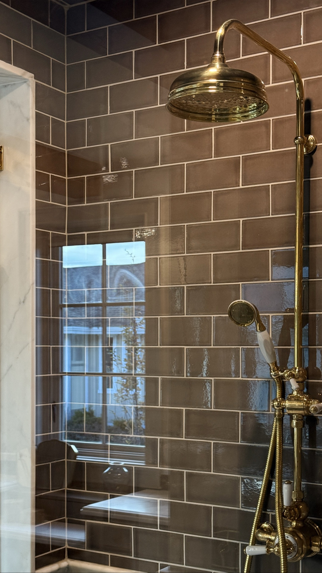 Feeling very inspired by this brass and brown combination from the @studiomcgee shoot... linking some of my current favorite brass plumbing fixture saves!

#LTKHome