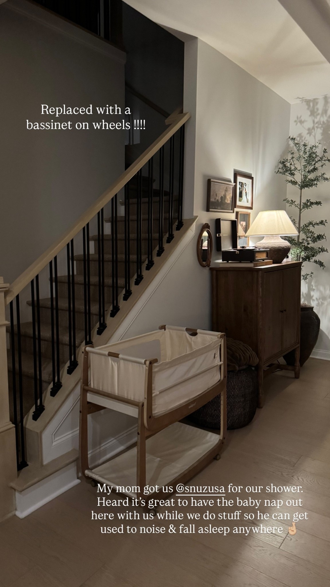 My mom got us @snuzusa for our shower. Heard it’s great to have the baby nap out here with us while we do stuff so he can get used to noise & fall asleep anywhere 🤞🏼 Replaced with a bassinet on wheels !!!!