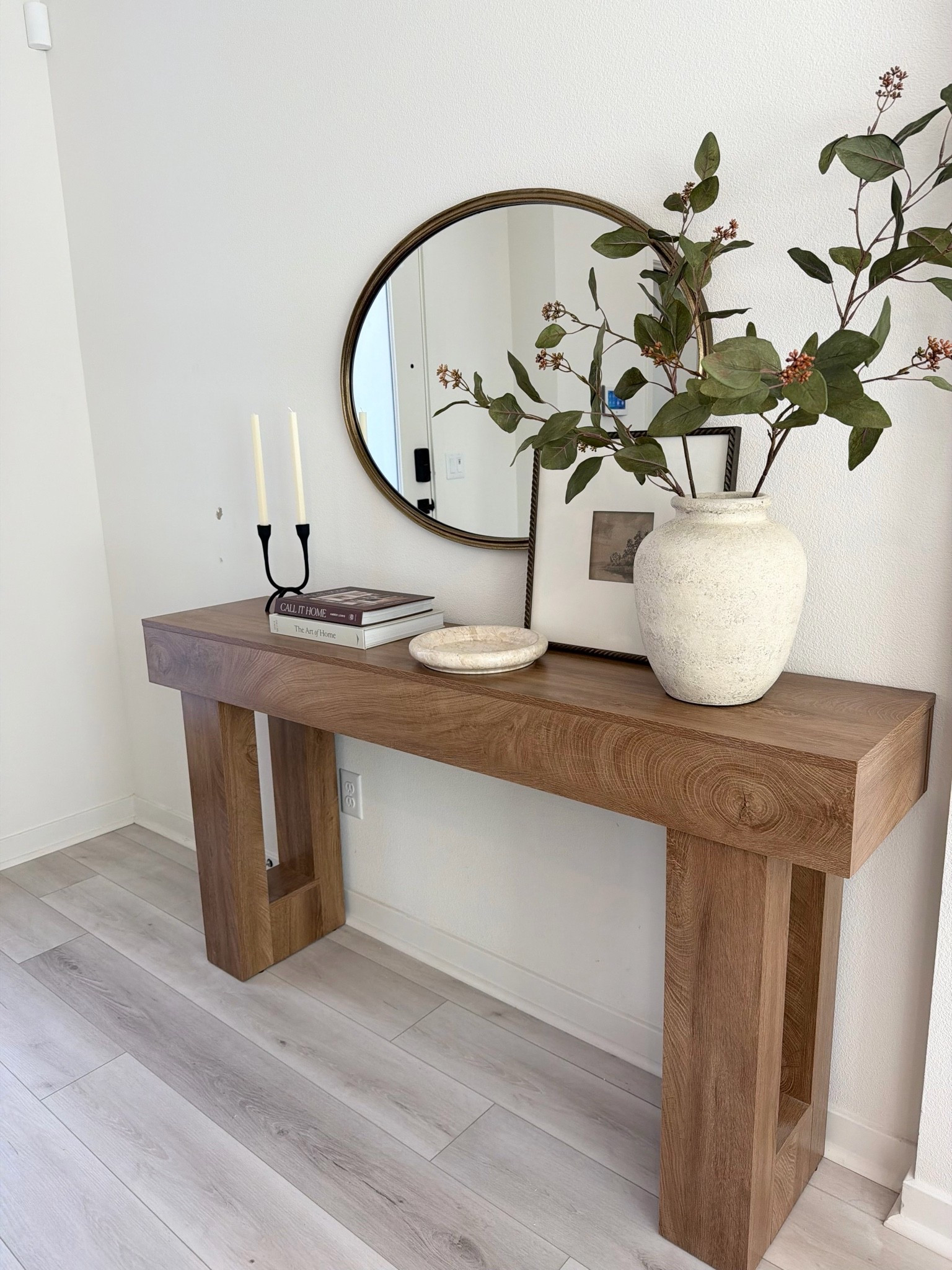 A simple entryway console table styling! #entryway #consoletable

#LTKSeasonal #LTKHome