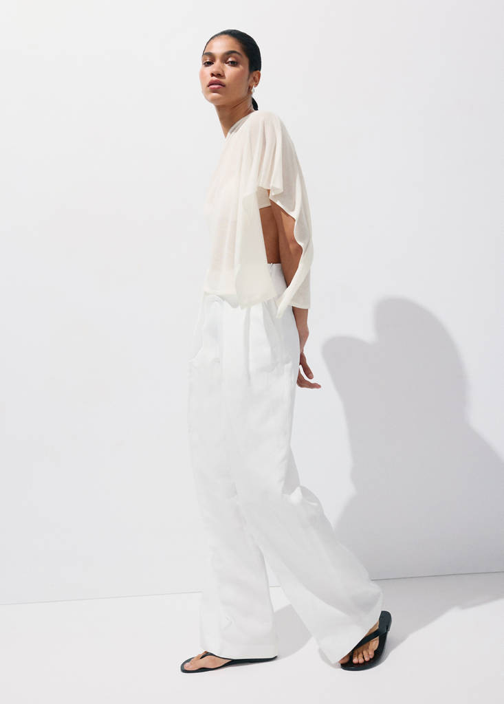 Asymmetrical knitted cape off white - Women - M-L - MANGO | MANGO (UK)