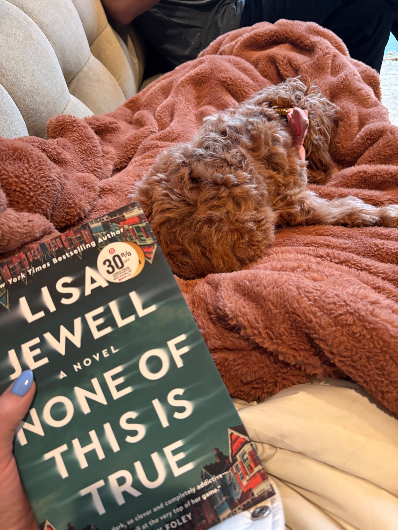 A Thriller, A puppy, a Lola (obviously) and the hubby. Perfect Sunday afternoon 🥰

#LTKdayinmylife #LTKselfcare #LTKmomlife