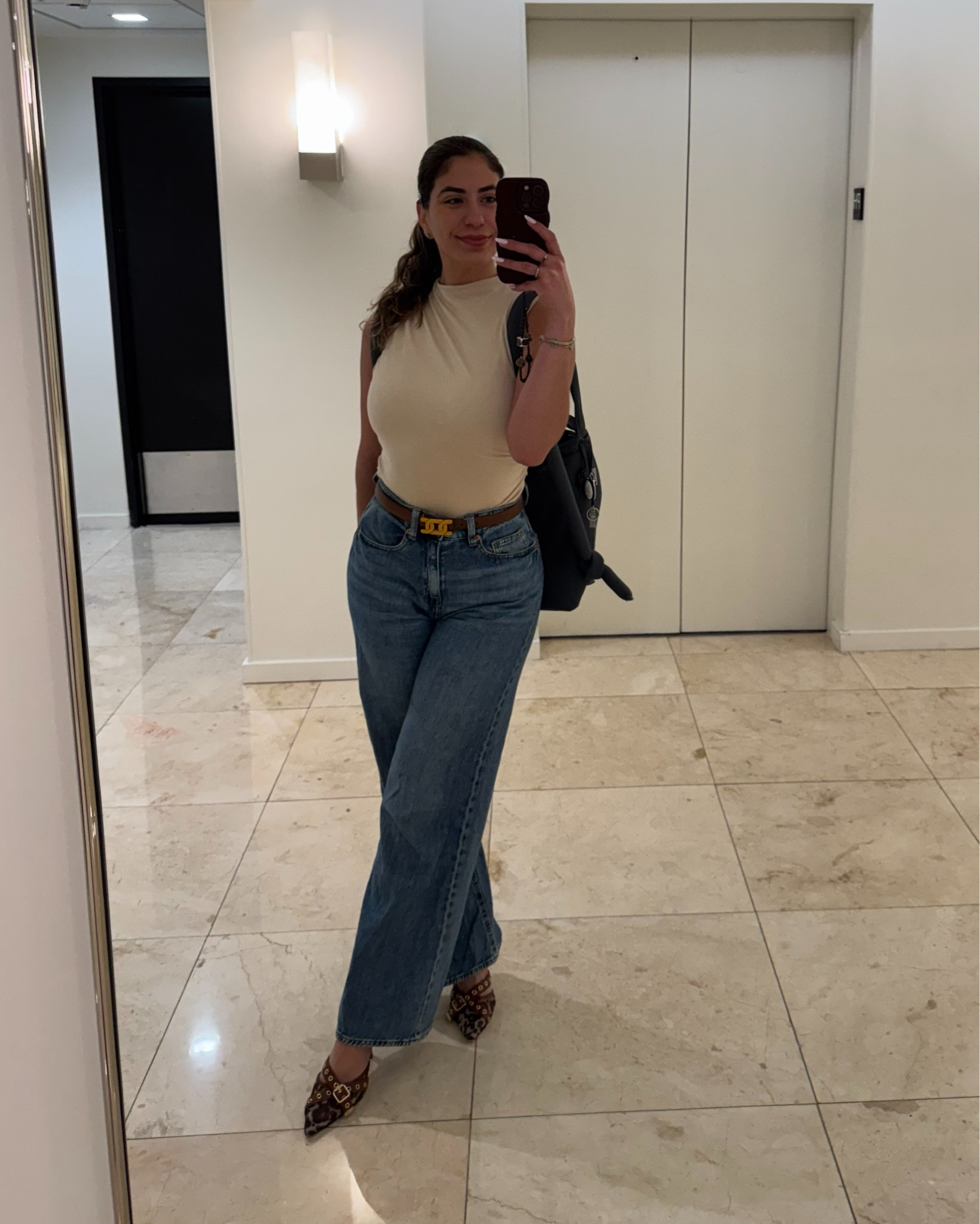 #OOTD - Can you tell I have been all about the browns/nudes lately? 🤭🤎
#affordablefashion #lawyerfashion #amazonfashion #amazonfinds #abercrombiejeans