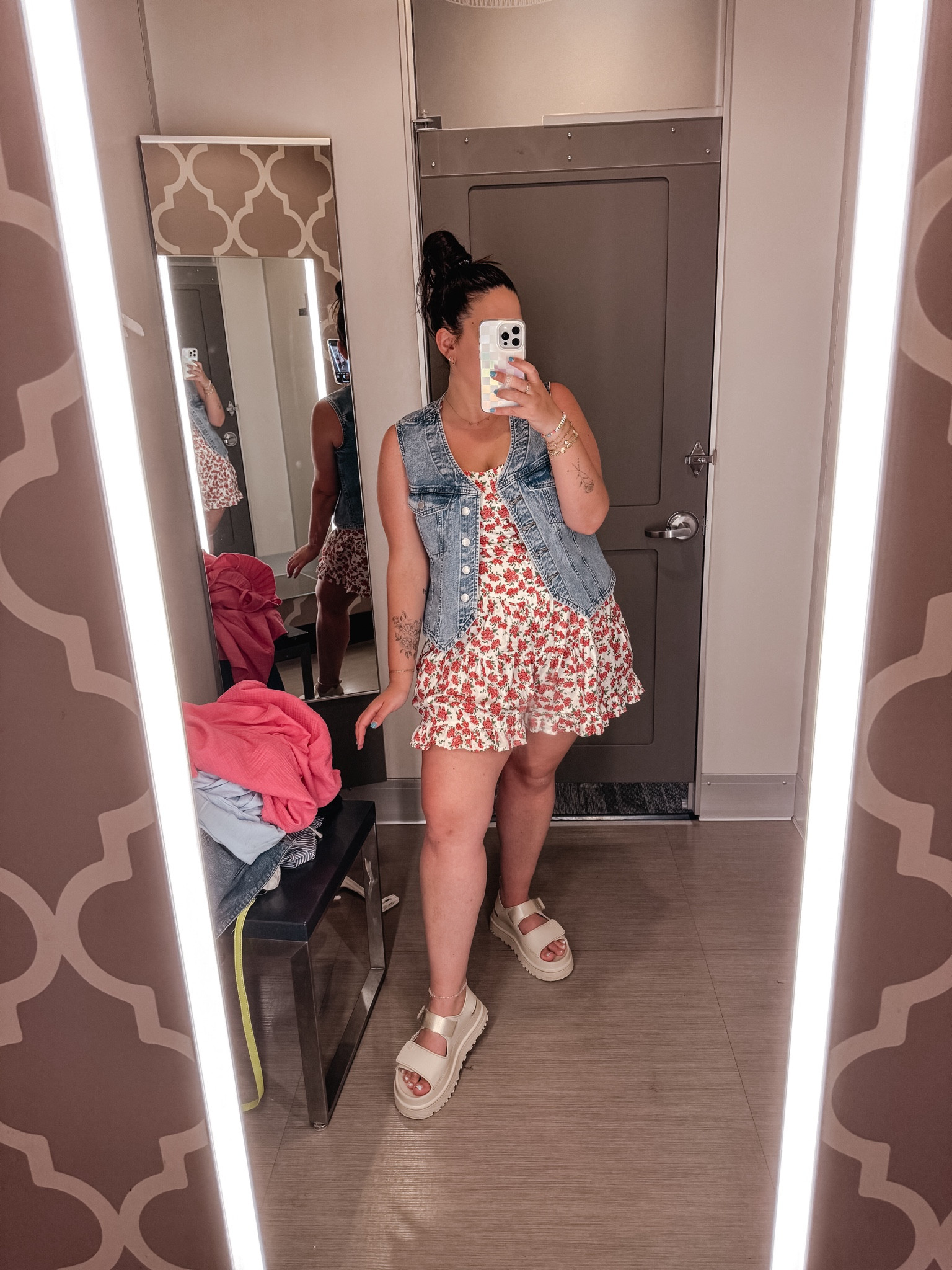 Wearing a large in the romper and vest ✌🏻🌸

#LTKMidsize #LTKSummerSales #LTKFindsUnder50
