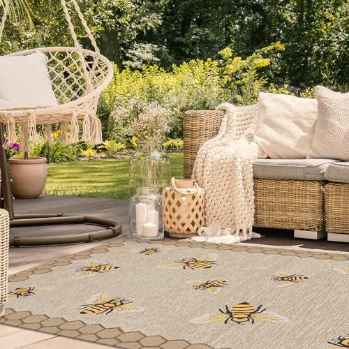 Liora Manne Frontporch Indoor Outdoor Rug - Novelty Design, Hand Hooked, Weather Resistant, UV Stabilized, Foyers, Porches, Patios & Decks, Honeycomb Bee, 5' x 7'6" | Amazon (US)