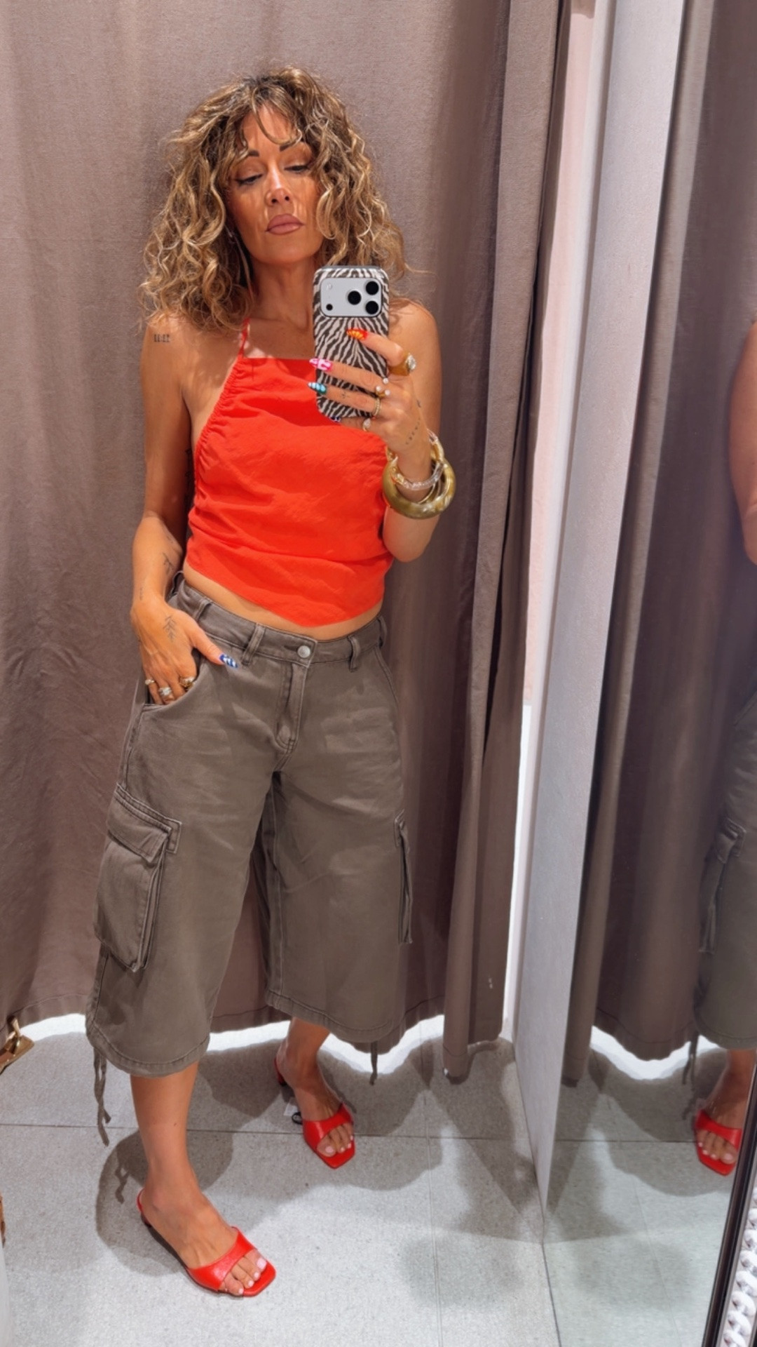 Size small on top, 4 in shorts. Both tts