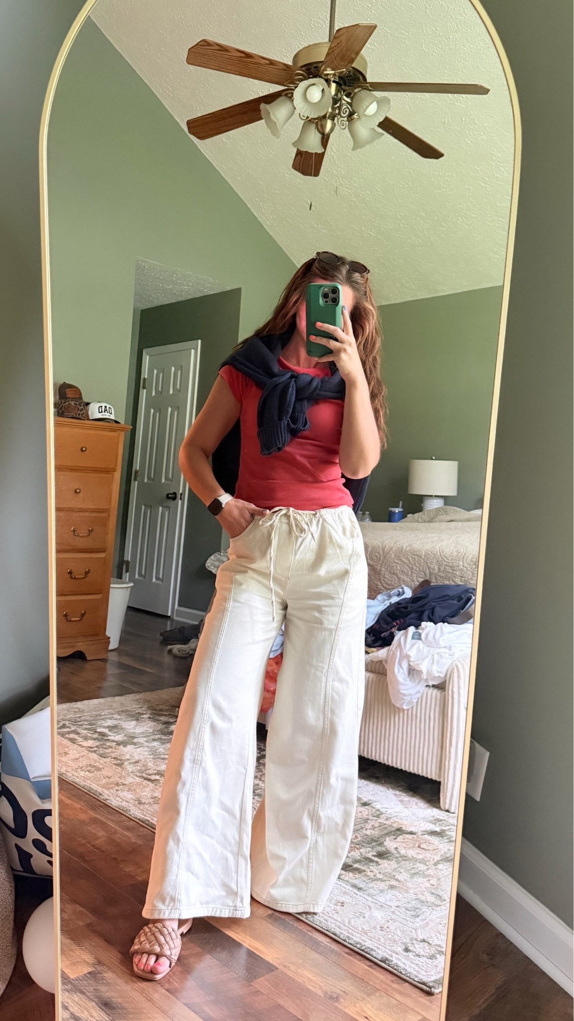 MDW styling option 🇺🇸🤍

I NEED this shirt in every color- love the boat neck. soooo perfect for summer !!

#LTKU #LTKootd #LTKSaleAlert