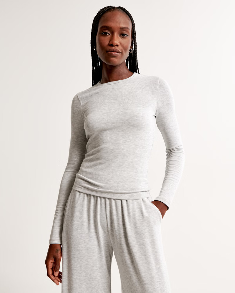 Long-Sleeve Cozy Cloud Knit Tuckable Crew Top | Abercrombie & Fitch (US)
