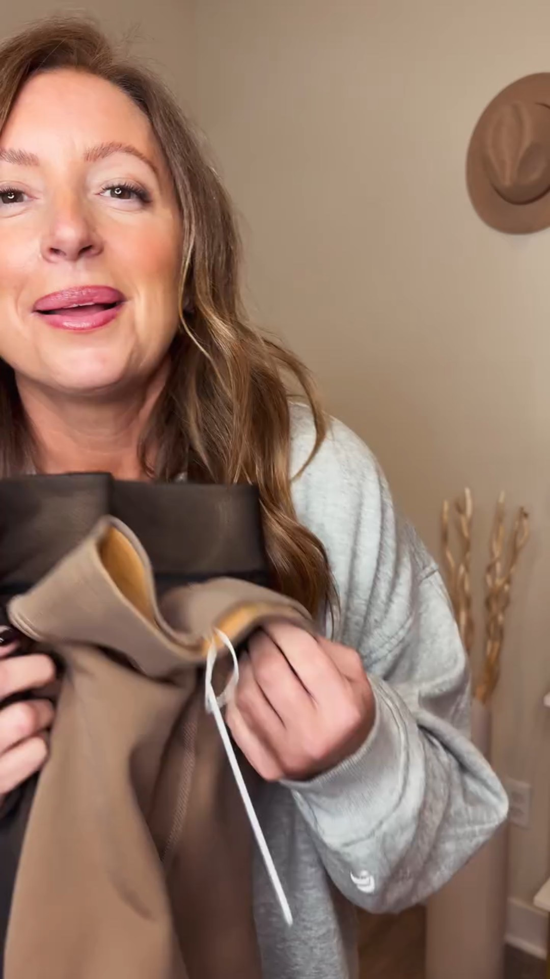 Cold weather but make it cute ❄️
Fleece-lined tights are doing the most — keeping legs warm while outfits stay chic.

From a short skirt + boots 🖤
to a satin skirt + coffee-tone tights + heels 🤎
This is how we dress for winter without sacrificing style.

Shop both looks on my LTK — comment FLEECE for links 🔗

⸻

#WinterReel
#FleeceLinedTights
#ColdWeatherStyle
#Over40Fashion
#ChicWinter