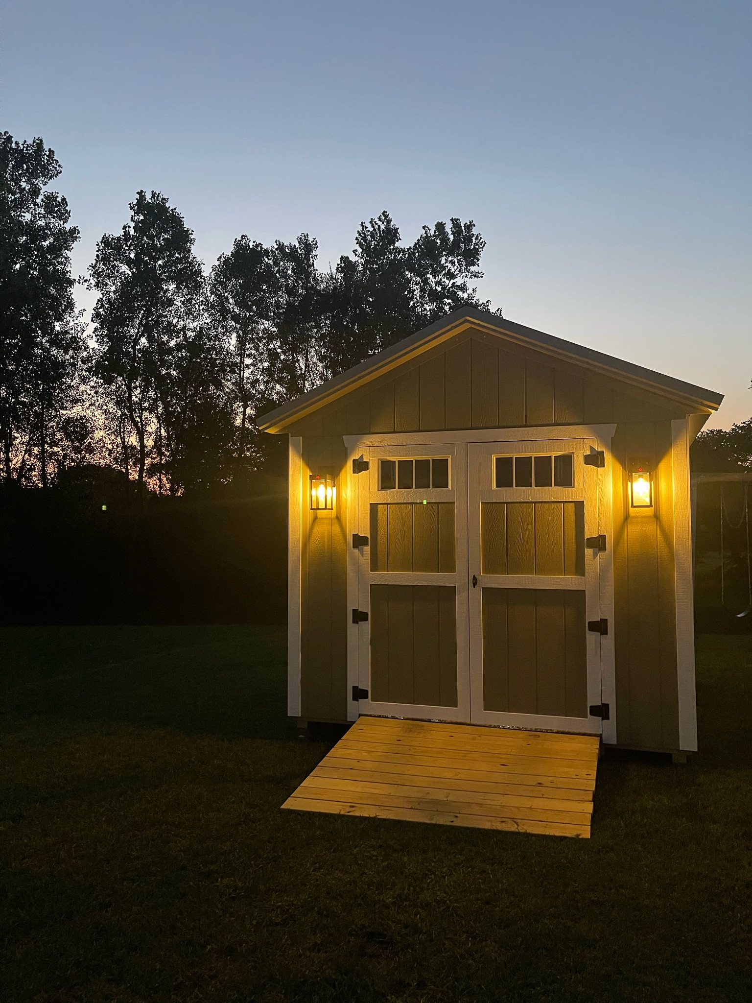 These new solar powered mounted lights are so good! They are even motion censored there’s three different settings and they are super bright at night. #solarlights

#LTKFindsUnder100 #LTKSaleAlert