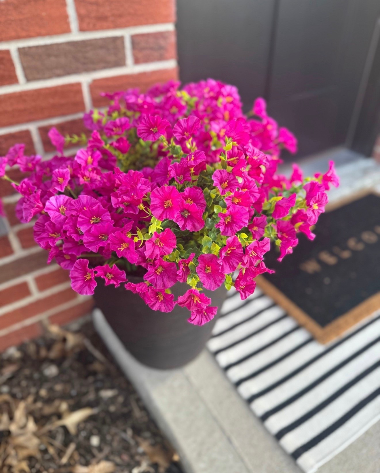 I’m so here for the faux flower trend 

#LTKHome #LTKSeasonal