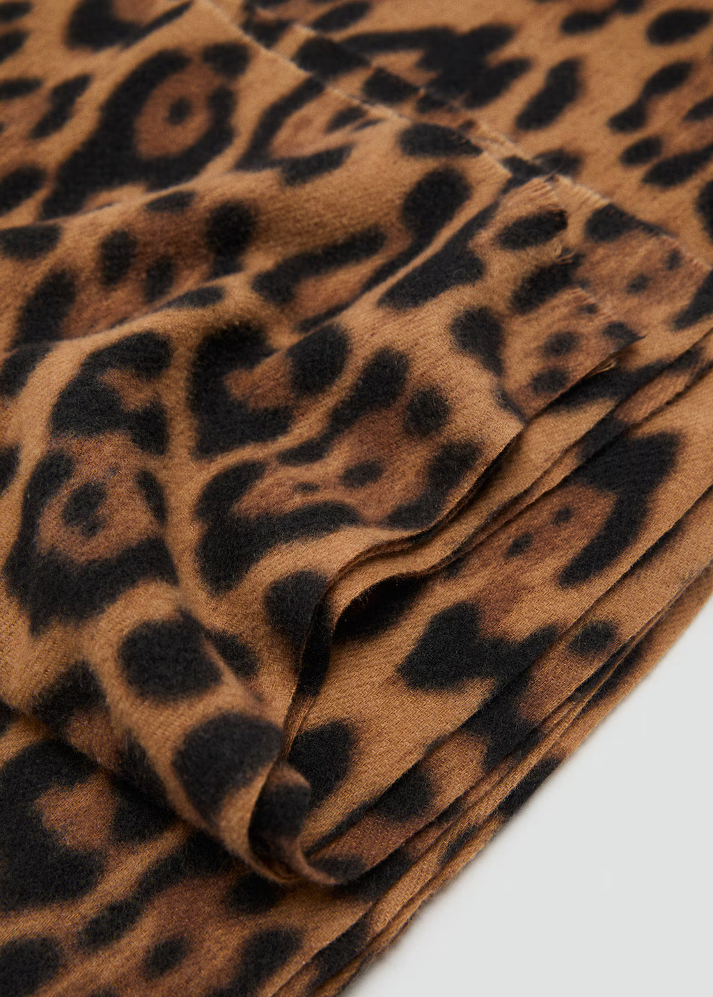 Leopard-print scarf | Mango (US/MX/AU)