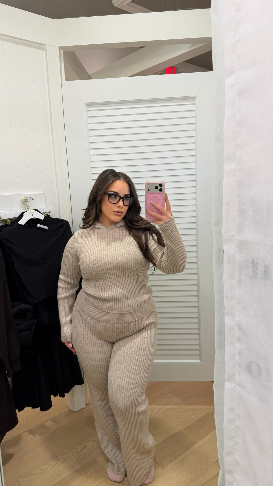 POV trying on clothes at @aerie as a curvy midsize & petite 5’2” 🤓🫶🏼 I tried on everything in size Large! 

#LTKMidsize #LTKPetite