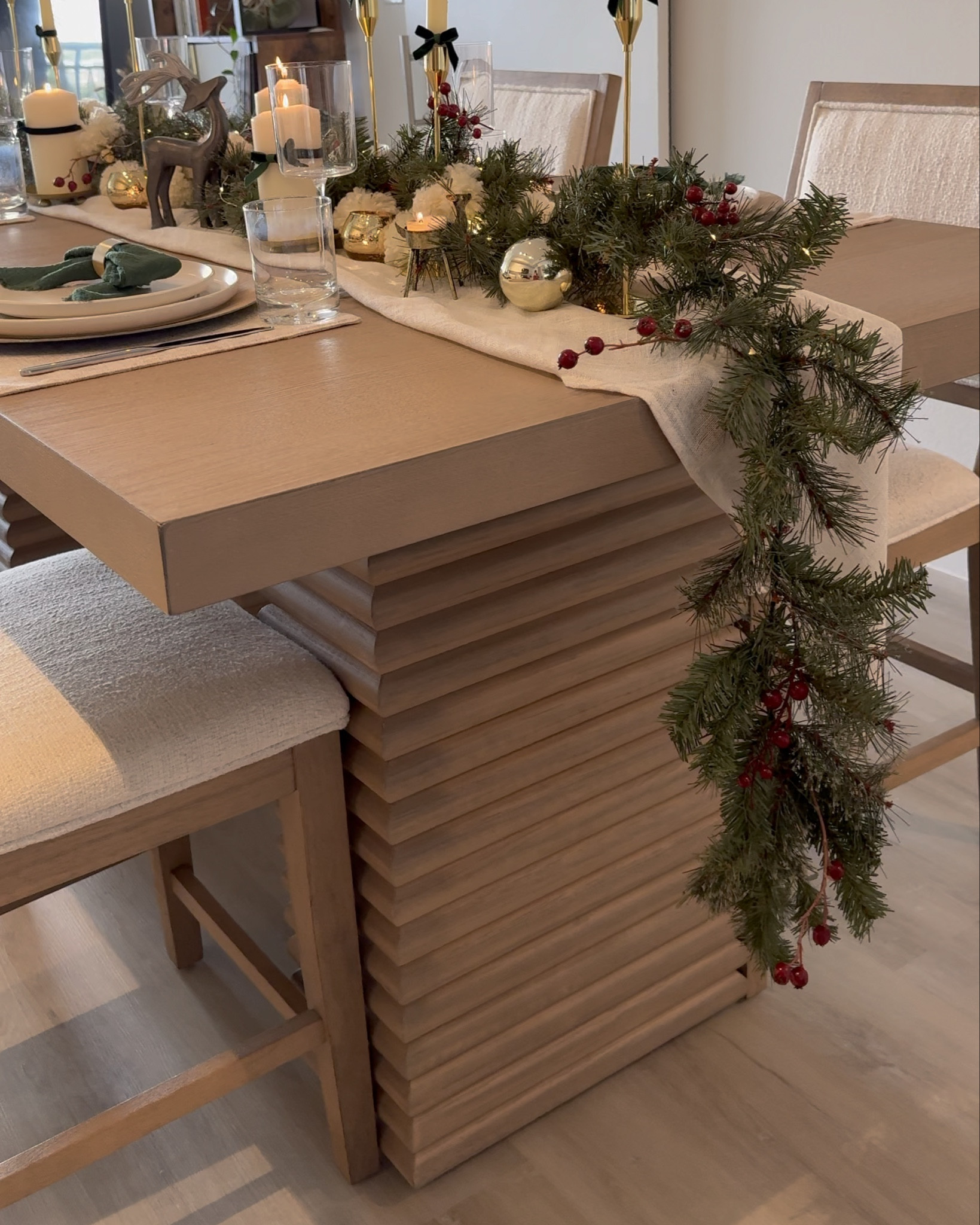 The perfect counter height table 🤎

#kitchentable #homedecor #diningroomtable #moderntable #counterheighttable #furniturefinds #wayfairtable

#LTKStyleTip #LTKHome