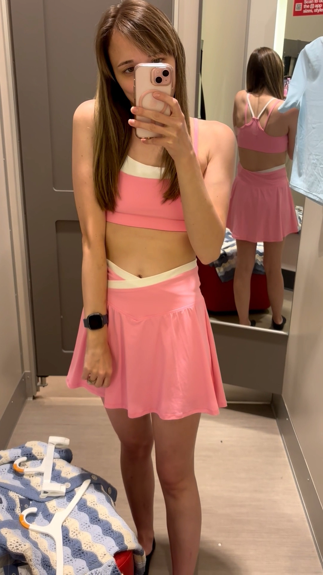 I love the layered look of this pink and white active set!

#LTKActive