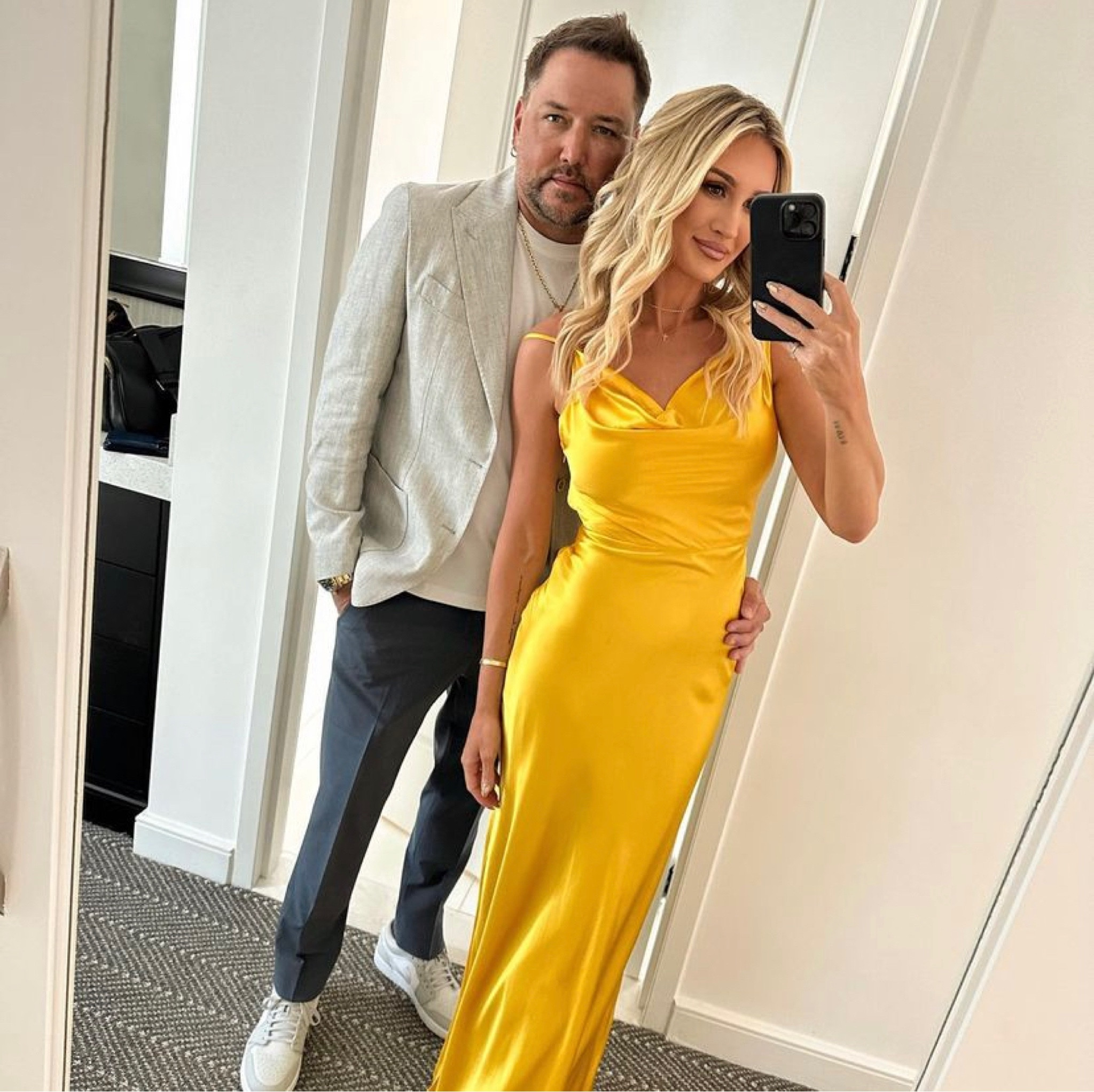 This weekend I wore this gorgeous Veronica Beard yellow gown 💛✨ 

dress l spring wedding dress l wedding guest dress l yellow dress l long dress