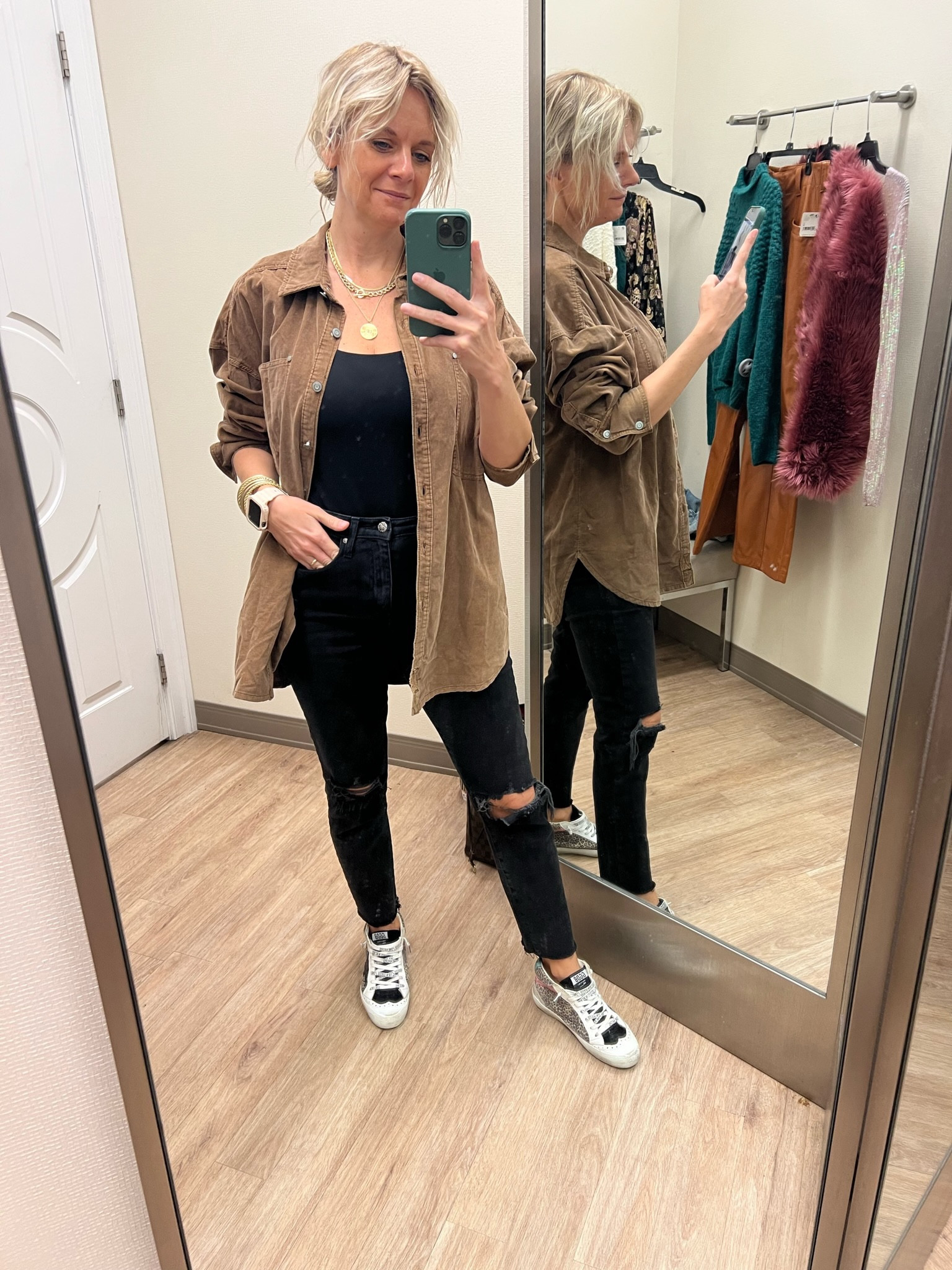 All 🖤🖤 with a pop of 🤎🤎

#LTKstyletip #LTKSeasonal #LTKshoecrush