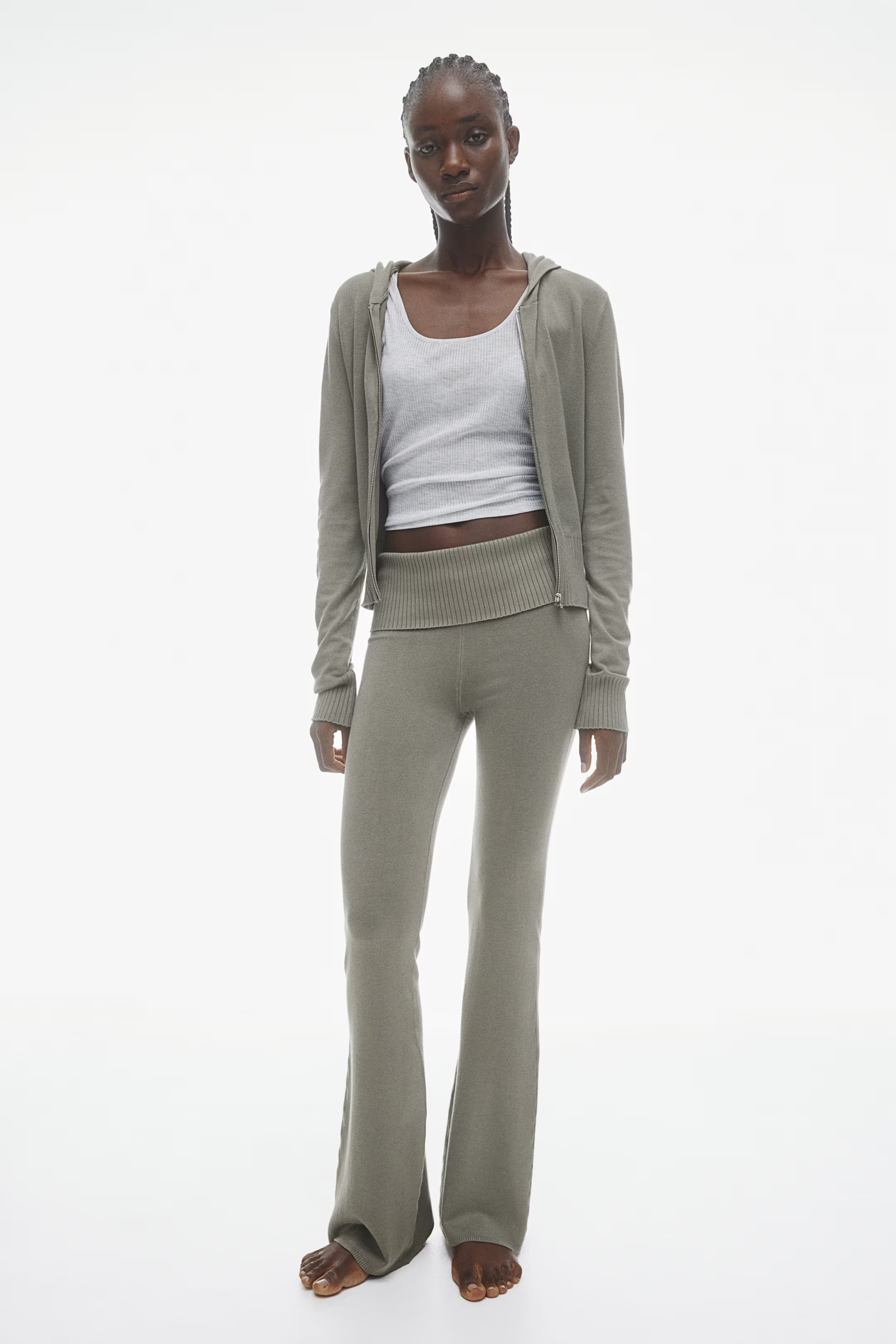 Fine-knit zip-through hoodie - Long sleeve - Regular length - Khaki green - Ladies | H&M GB | H&M (UK, MY, IN, SG, PH, TW, HK)