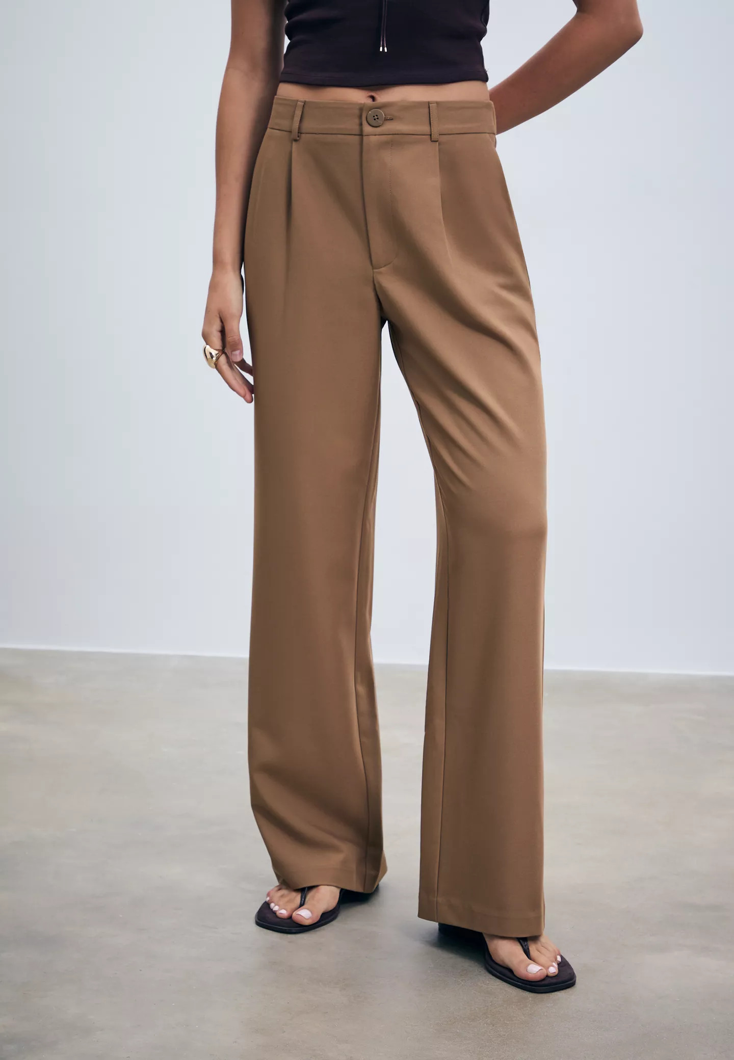 Smart straight-leg trousers | Stradivarius (UK)