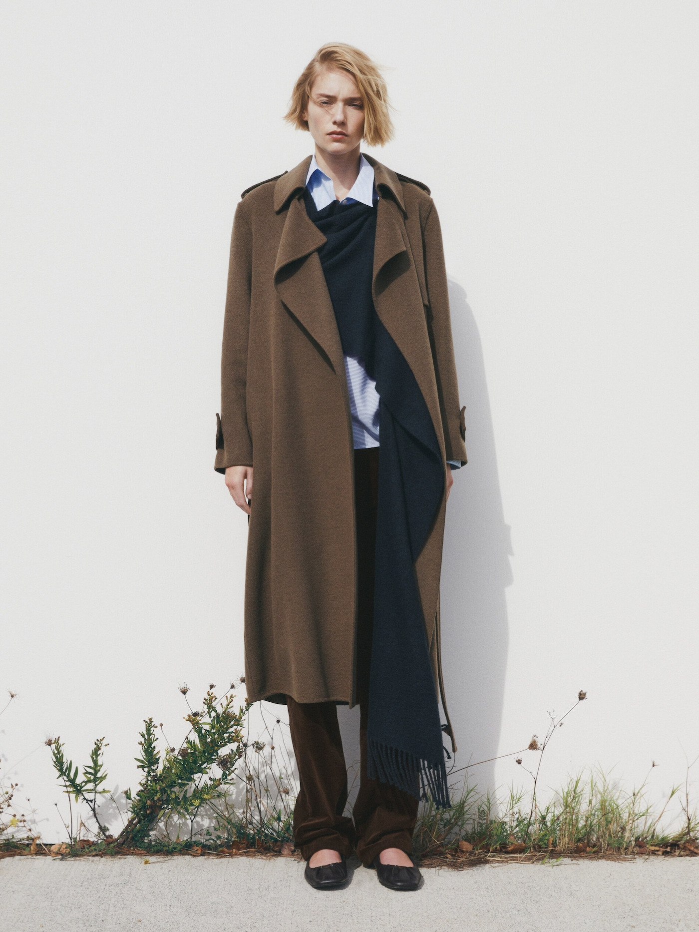 Langer Mantel aus Wollgemisch in Trenchoptik | Massimo Dutti DE