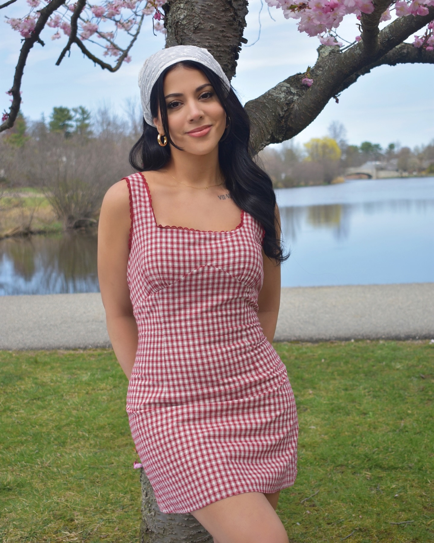 in full bloom 🌸

dress from: @rihoas_official 

#spring #cherryblossomtree #picnic #rihoas #inrihoas