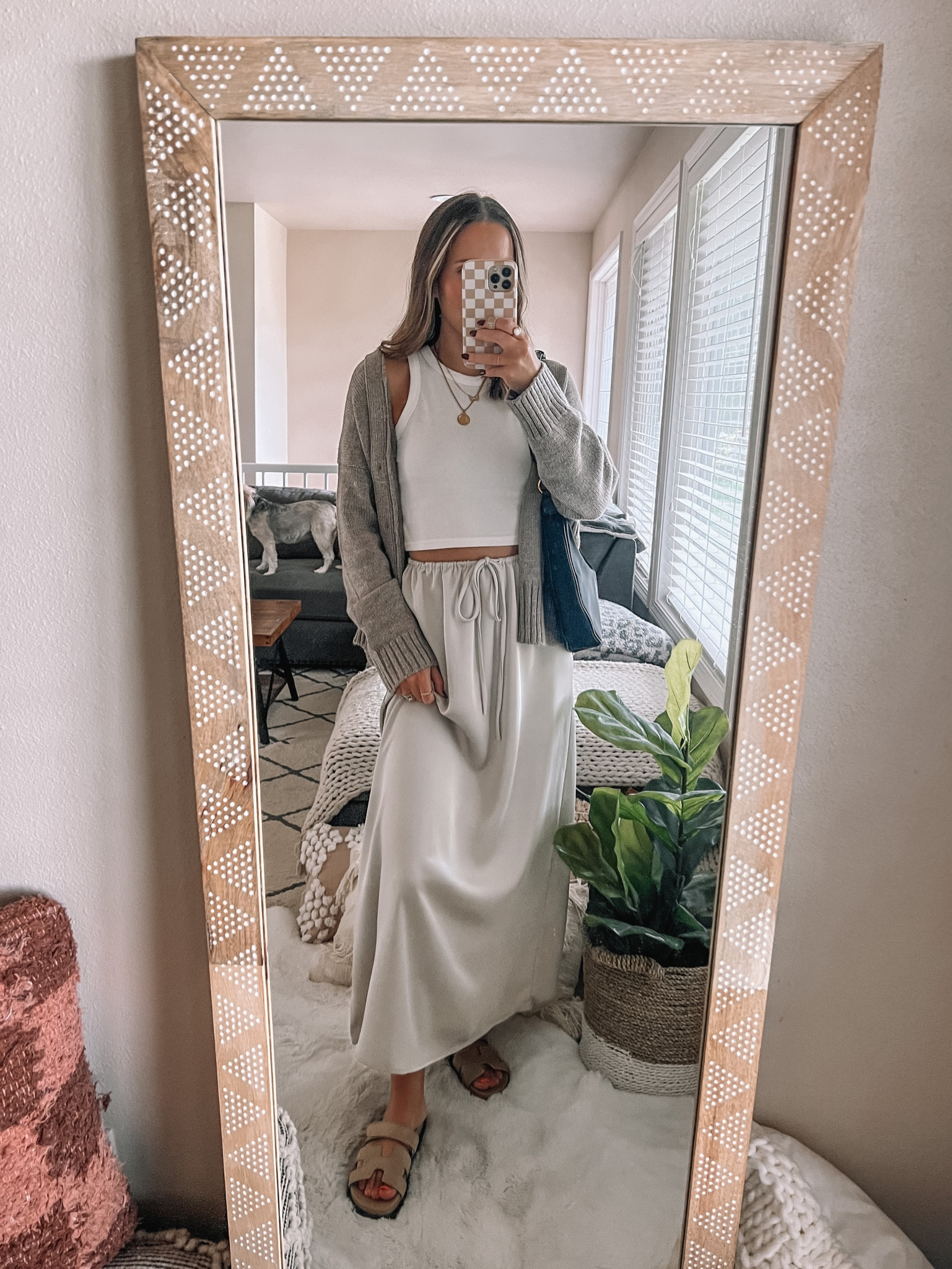 Sunday ootd🍂 wearing a size small cardigan, xs tank and small tie waist satin skirt

Amazon fashion / amazon outfit / fall style / skirt outfit


#LTKSeasonal #LTKfindsunder50 #LTKstyletip