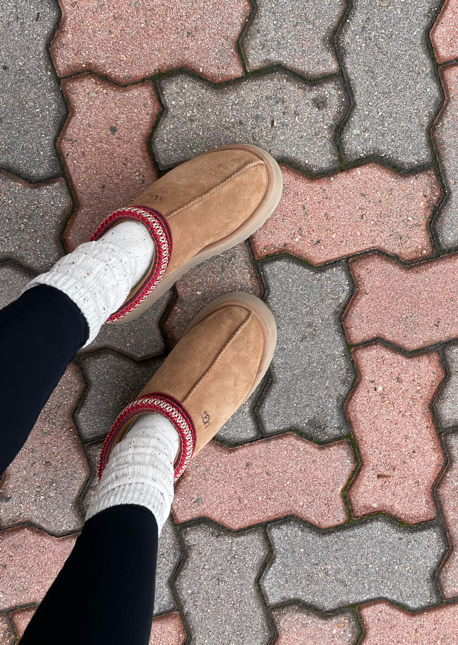 Ugg tazz slippers (8) 

#cozy #ugg #tazzslippers

#LTKshoecrush #LTKstyletip #LTKSeasonal