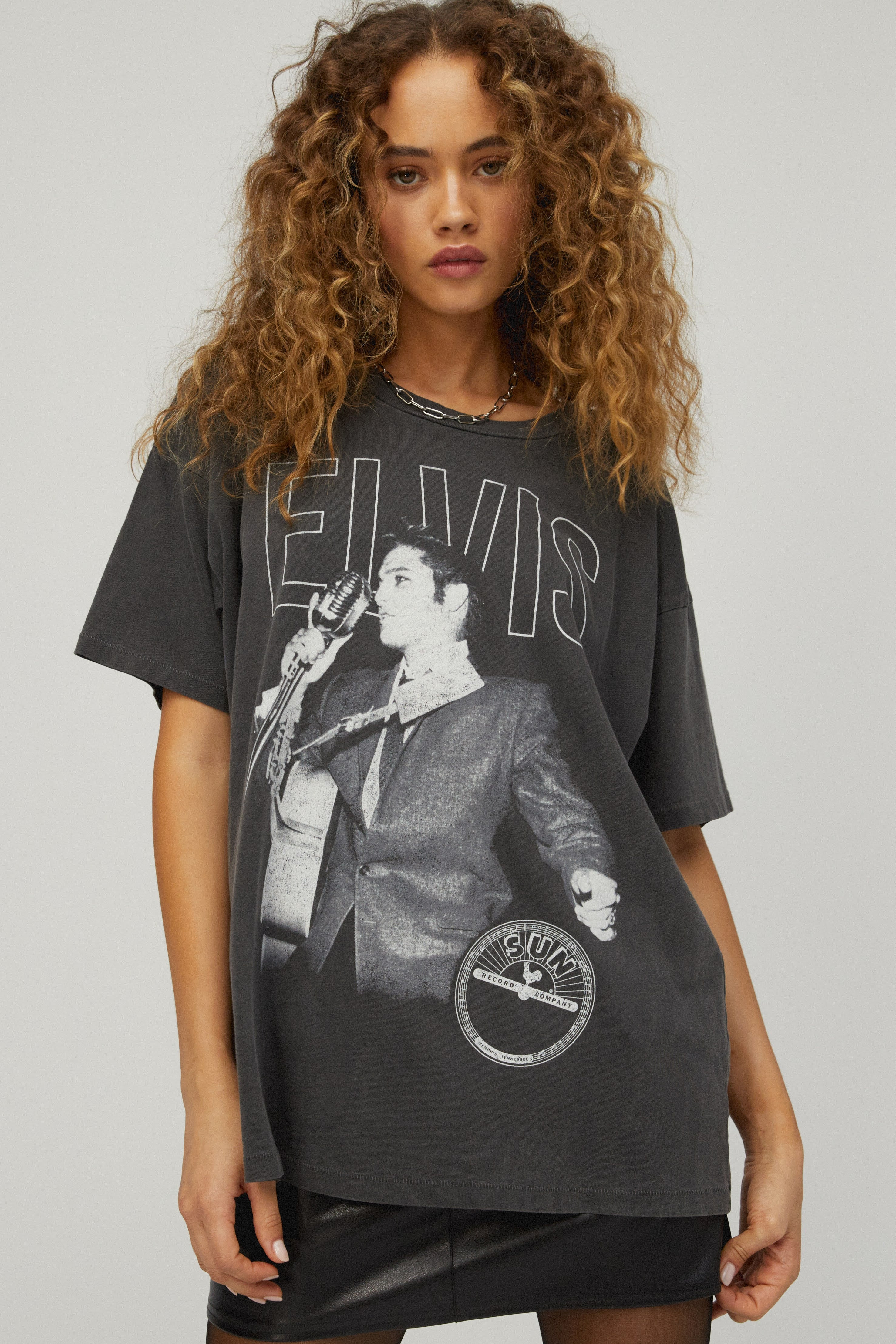 Sun Records X Elvis Merch Tee | Daydreamer