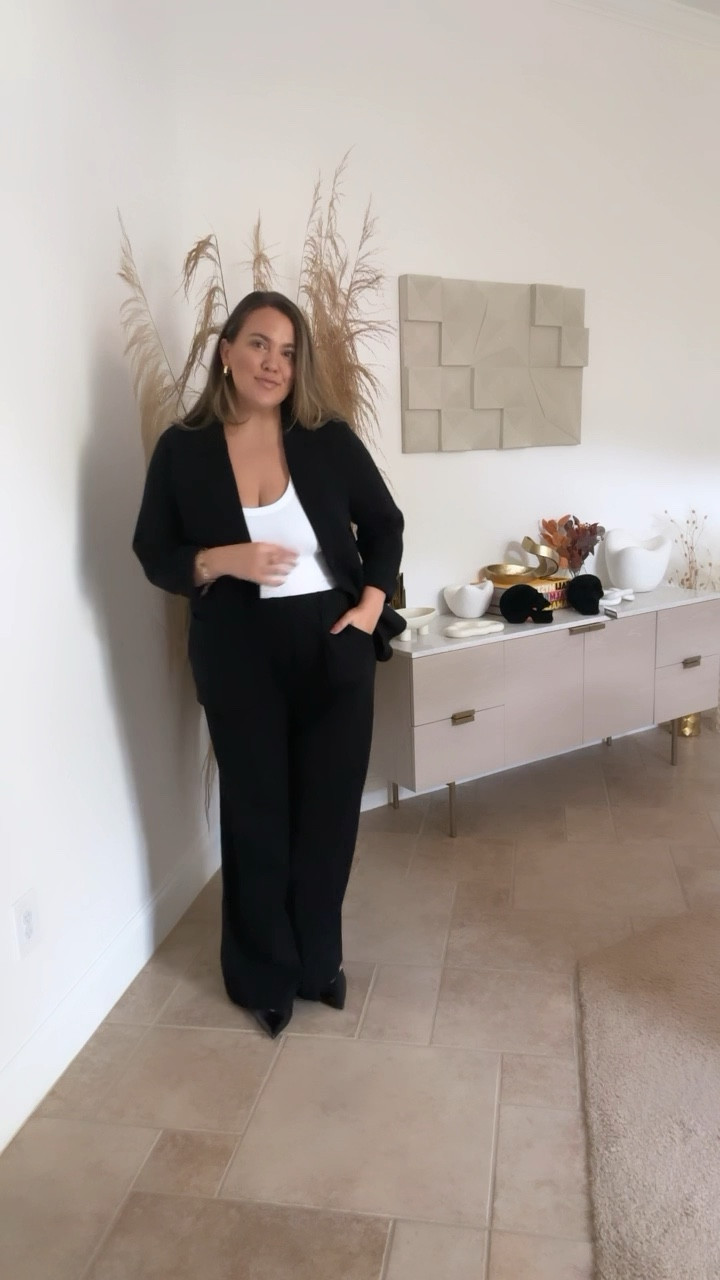 I found the absolute perfect pants to get us through the holidays! They’re so comfortable, chic, can be worn to work or dressed up. And the best part is - they’re part of the @macys friends and family sale right now! All of my tops & shoes are also part of the sale 🙌🏼 use code FRIEND #macyspartner #sponsored 

#LTKsalealert #LTKworkwear #LTKSeasonal