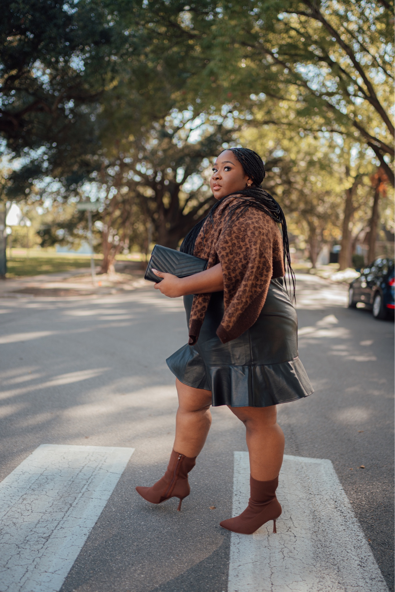 Brown Leather Skirt With Knee High Boots Best Boots To Wear With