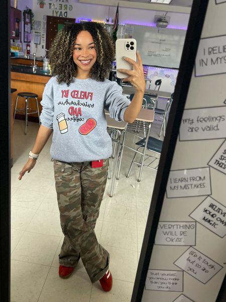 Teacher Outfit 🤌🏽
Sweatshirt link: https://www.bonfire.com/results/Fueled+by+mitochondria