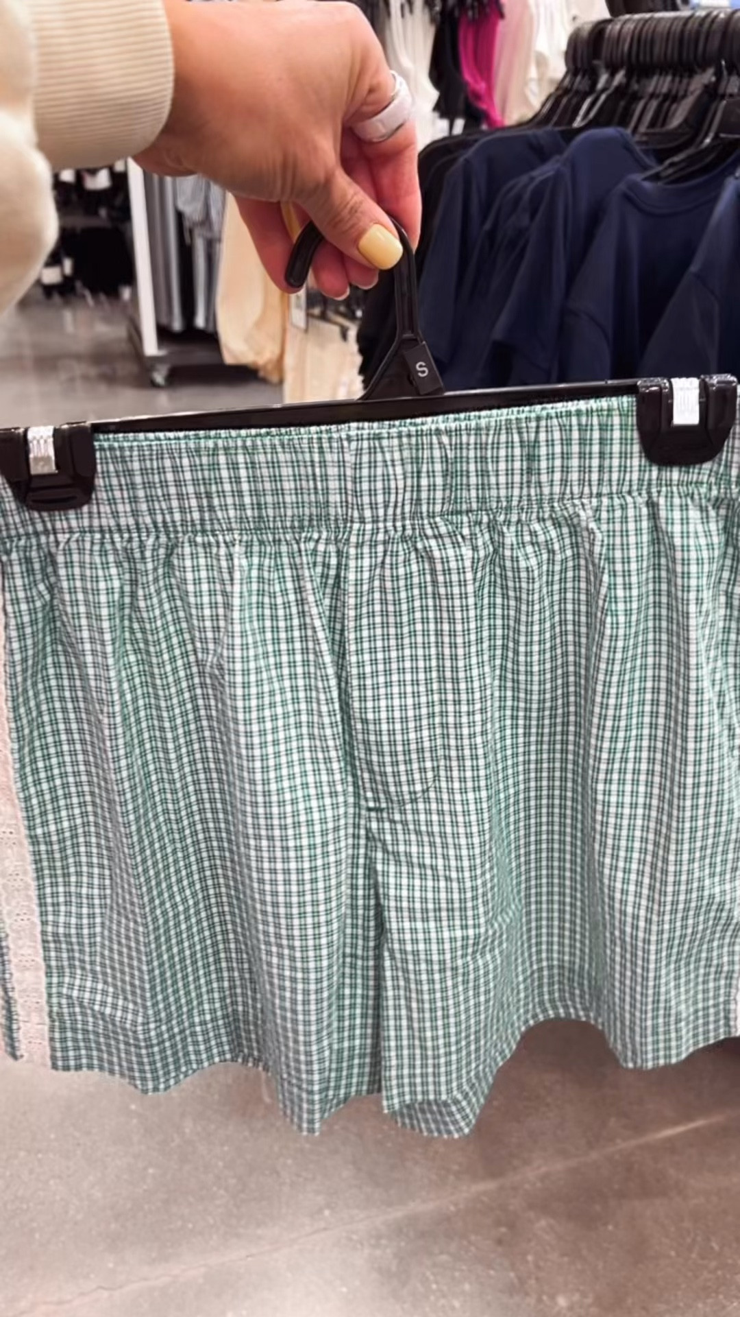 The cutest boxer shorts on sale
Under &10!! Spring style shorts, boxer shorts, summer style, old navy sale, old navy style, 

#LTKMothersDay #LTKSaleAlert #LTKSeasonal