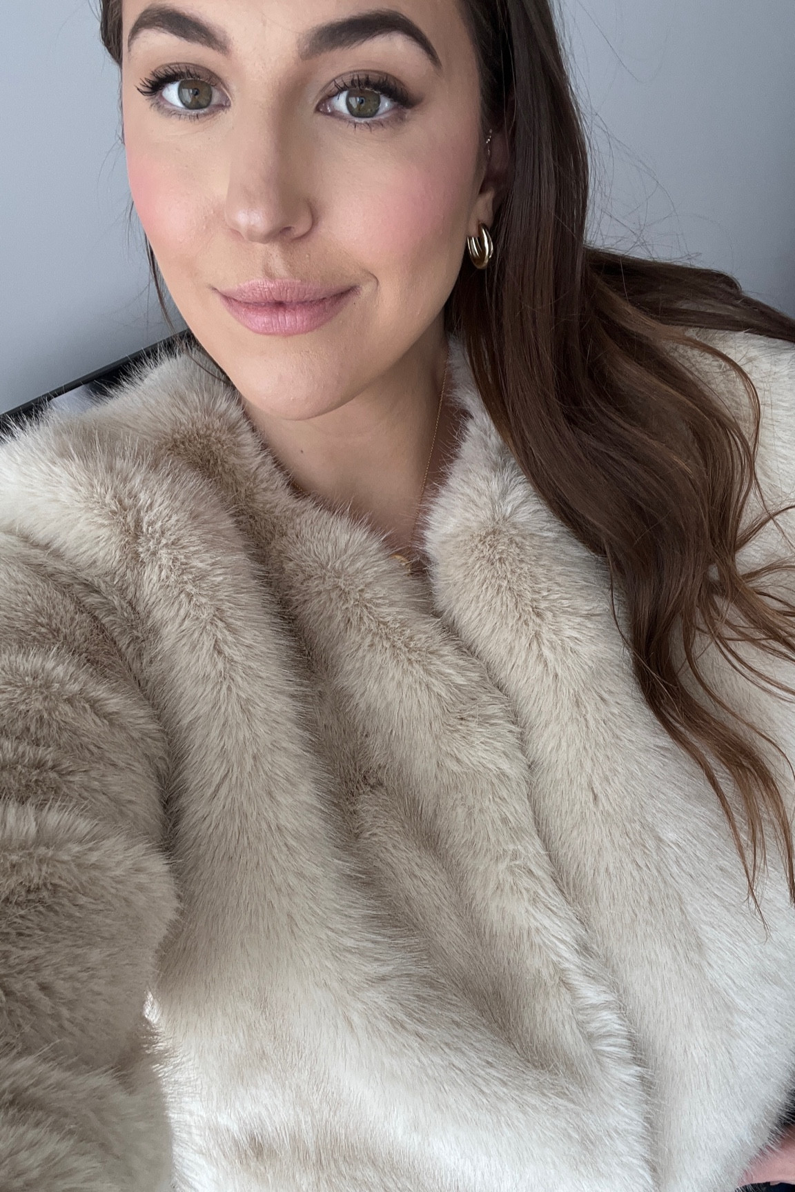 Faux fur coat outfit 