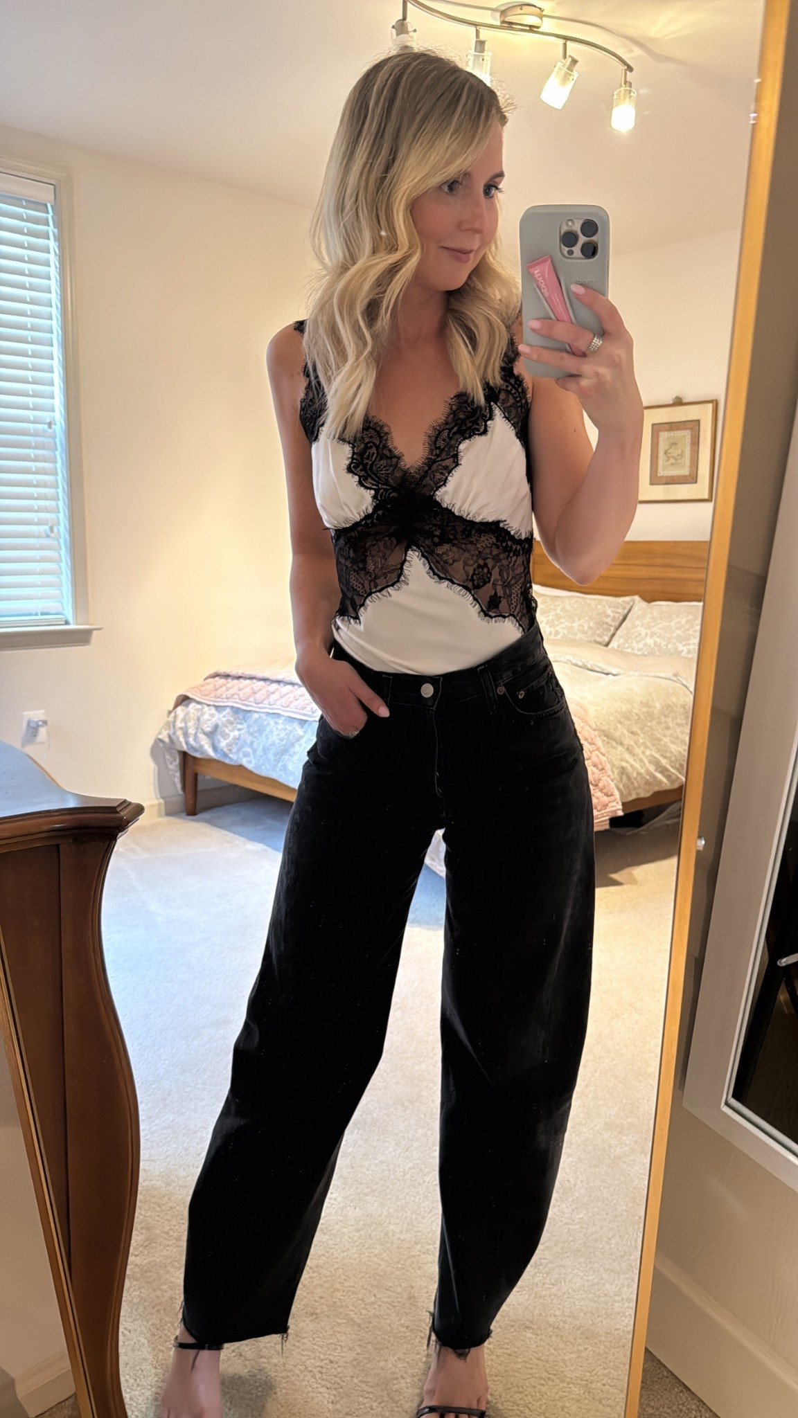 This top is so versatile- wear it with jeans, leather pants, or skirts. It also is a staple for all season. Bonus- it’s now on major sale!



#LTKSaleAlert #LTKSeasonal #LTKGiftGuide