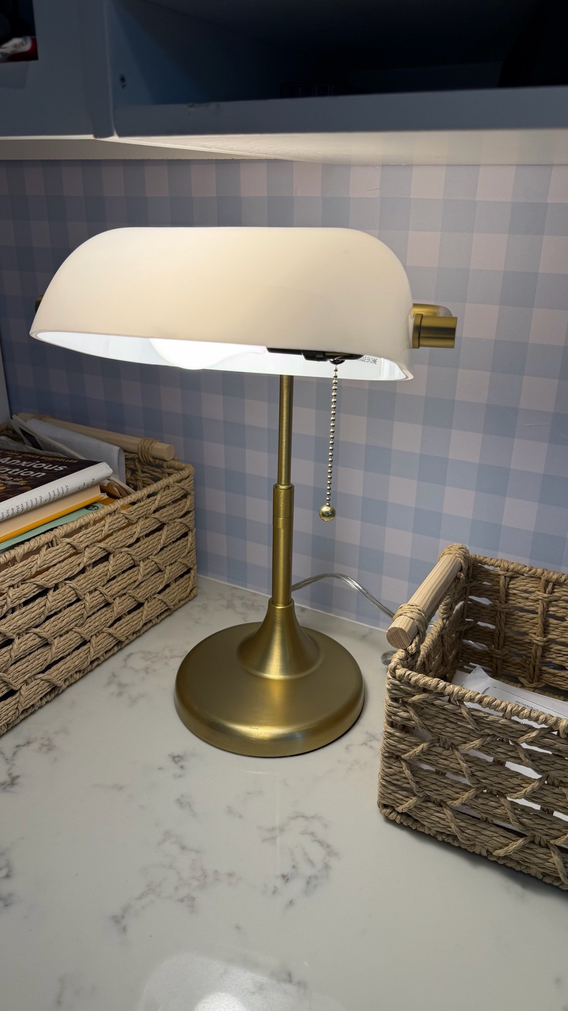 También puse esta lámpara en la cocina de la misma casa donde transformé el comedor. Es más bella aún cuando la tienes frente a ti!  Tiene un toque vintage especial precioso! Cambios de luces y me gusta porque no ocupa mucho espacio. Porque aquí necesitaba una que no tuviera la pantalla muy grande. Pero, que diera mucha iluminación! Besha Besha 

. This is a very cute lamp too! Love the style vintage and modern twist! I used this one on a makeover kitchen and is wonderful! 
.
From Walmart! 
.

#LTKHome #LTKU #LTKstorytime