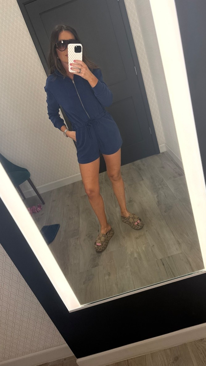 💙💙💙💙

Romper: extra small

Copper key
Dillards
Romper
Athleisure
Gucci
Gucci slides
Shield sunglasses 
Brown sunglasses 

#LTKmomlife #LTKPetite #LTKActive
