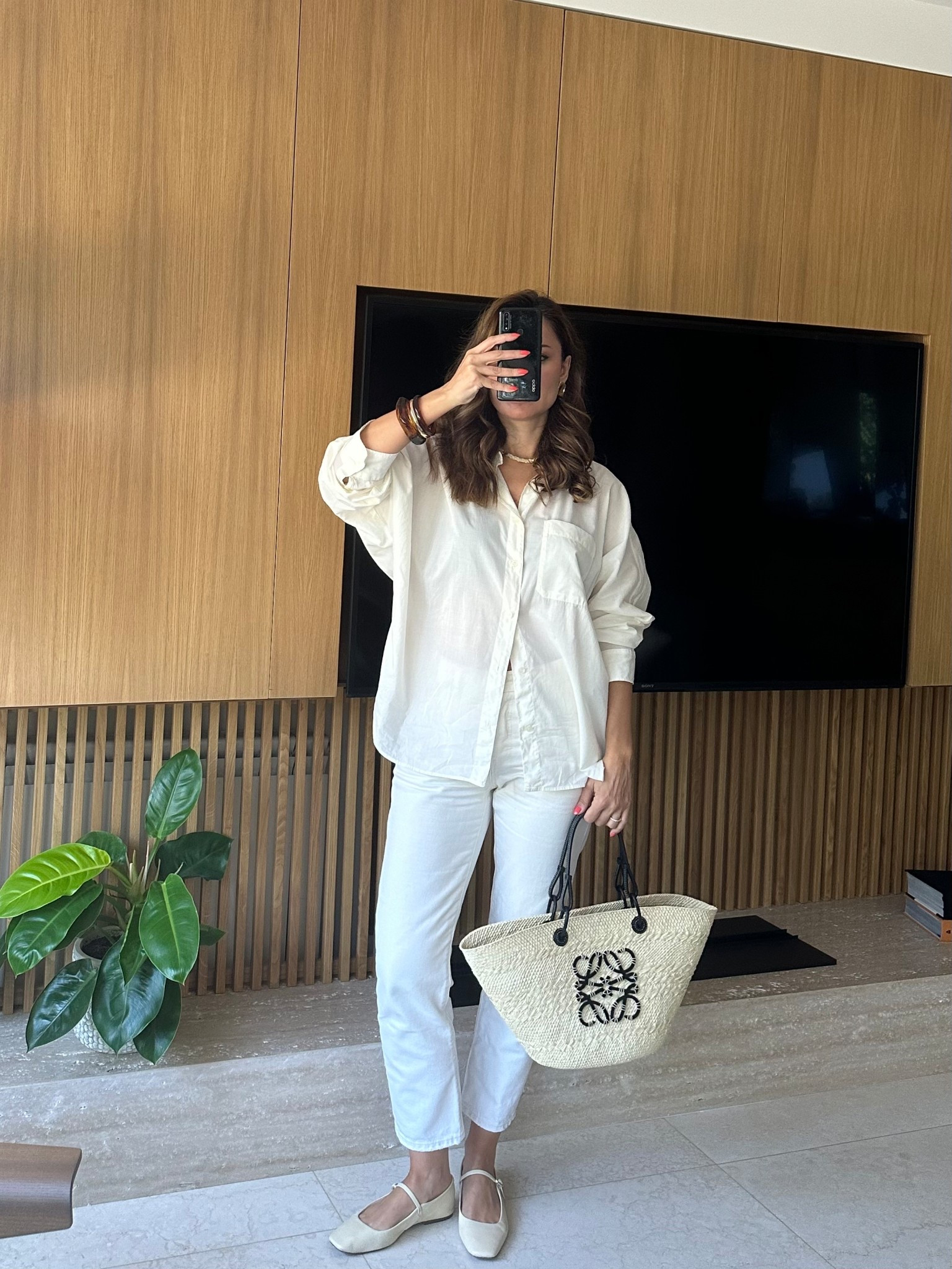 Butter yellow shirt and white denim
#yellowshirt #butteryellow #basketbag

#LTKFindsUnder100 #LTKStyleTip #LTKItBag