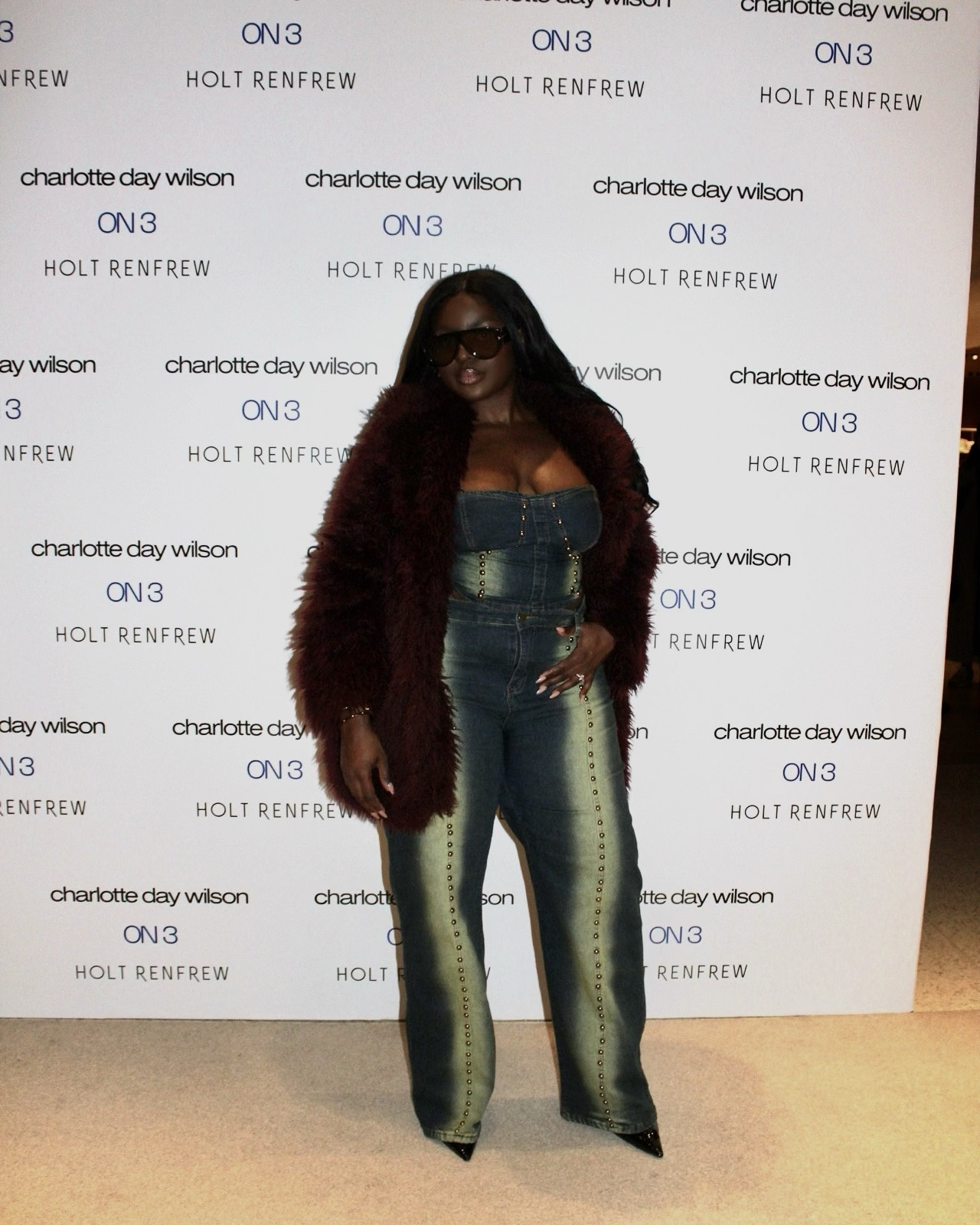 Winter fashion in style! 

Denim two piece set linked on Instagram 


Jacket - L 
Shoes - 8 