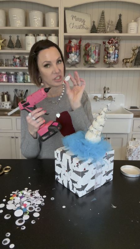 This is such a cute and fun gift wrapping craft! I absolutely love my cordless (pink!!) hot glue gun. This craft makes gifting that much more fun! 🦄💙

#LTKSeasonal #LTKVideo #LTKHoliday