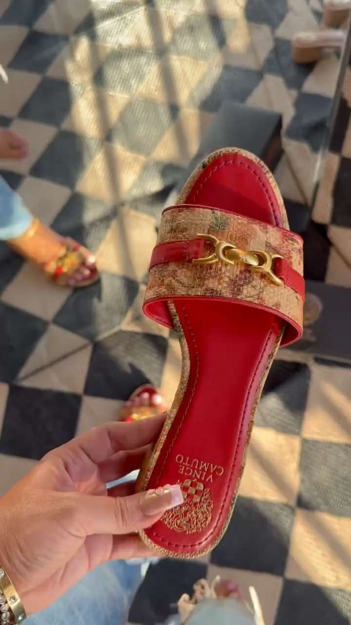 Where style meets “I forgot I’m even wearing them” comfort 💫 #vincecamuto #vincecamutosandals #summersandals #ad 

 #LTKootd #LTKTravel