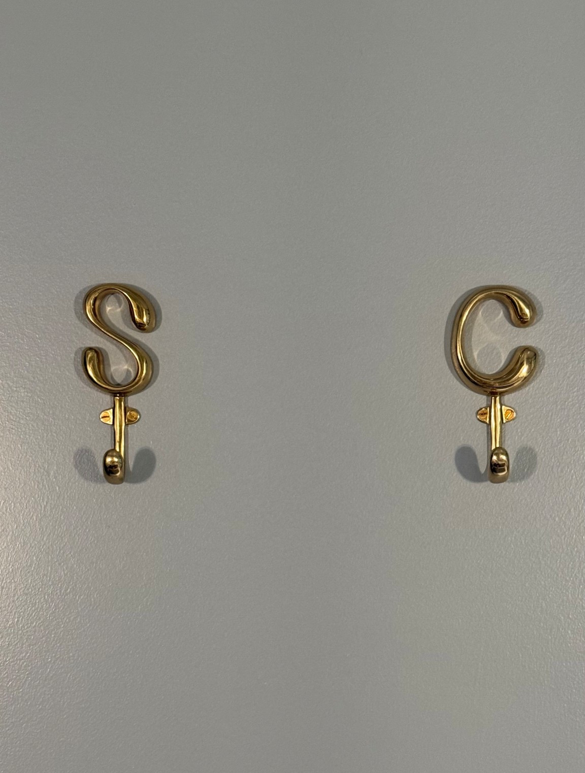 Cutest initial towel hooks 💛