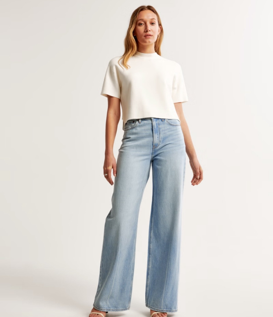 Perfect fall jeans on sale 🤍

#LTKFindsUnder100 #LTKSeasonal #LTKSaleAlert