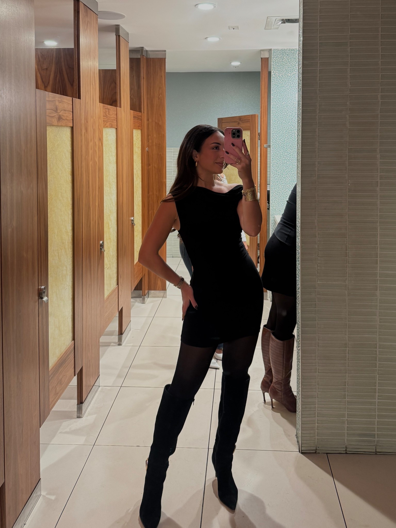 the perfect LBD #blackdress

#LTKFindsUnder100 #LTKHoliday