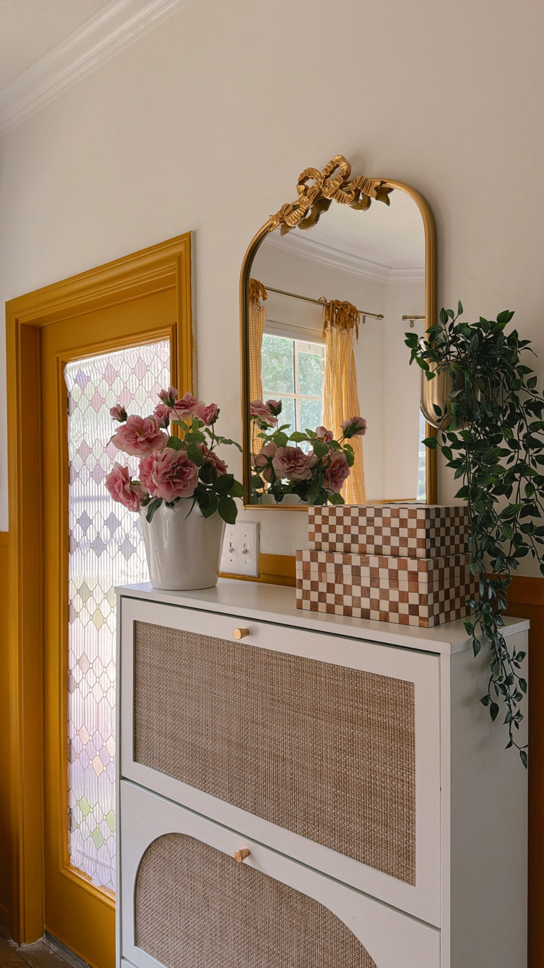 #ad Before vs. After! I wanted to give this blank kitchen a little more personality so I painted the walls a cozy yellow and added details from the @command DÉCOR Collection. I always lean towards gold tones and the brushed brass finish added so much warmth to the space!

#TargetPartner #CommandBrand #Target @Target @shop.Itk #liketkit