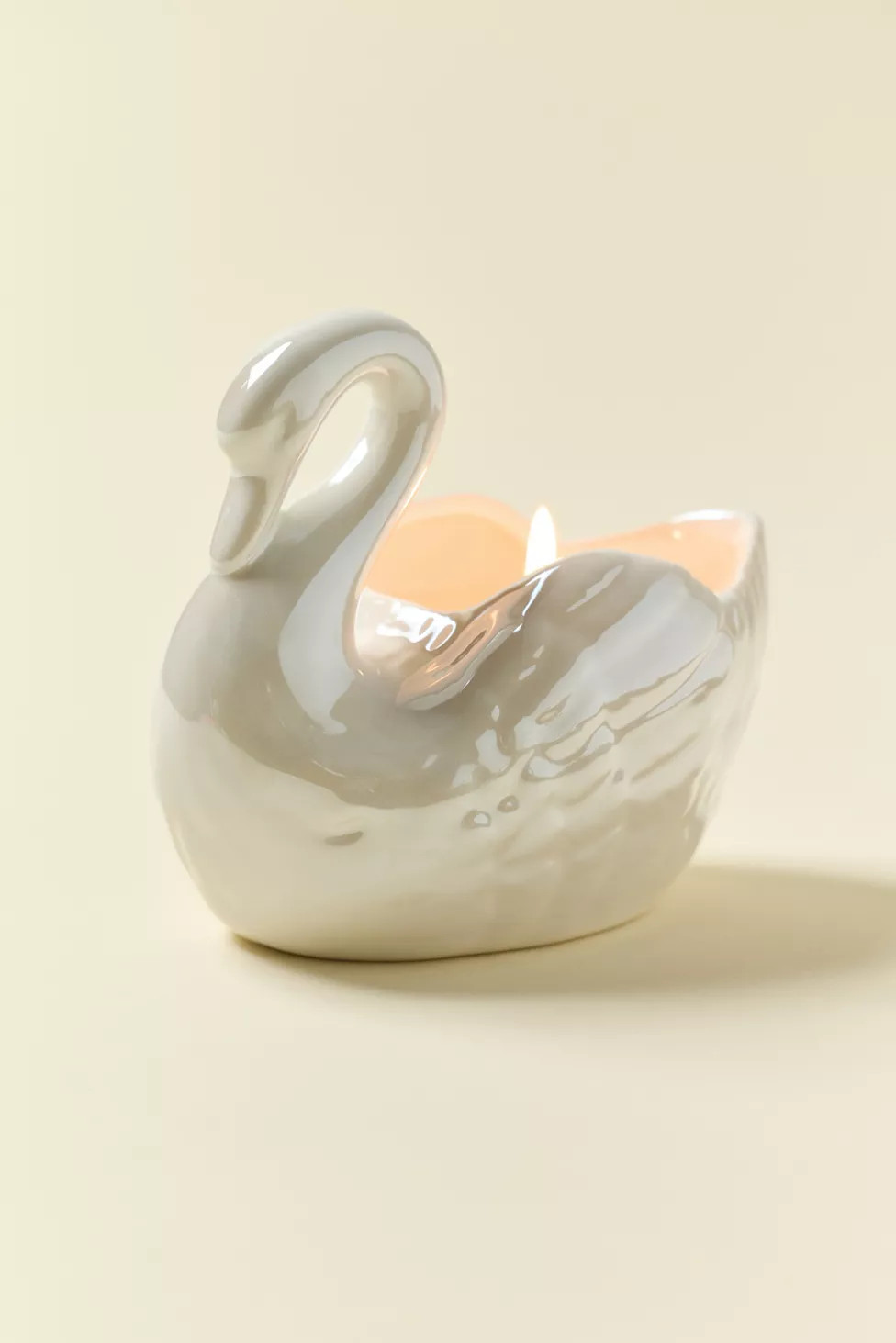 Ceramic Swan 5.5 oz Scented Candle | Urban Outfitters (US and RoW)