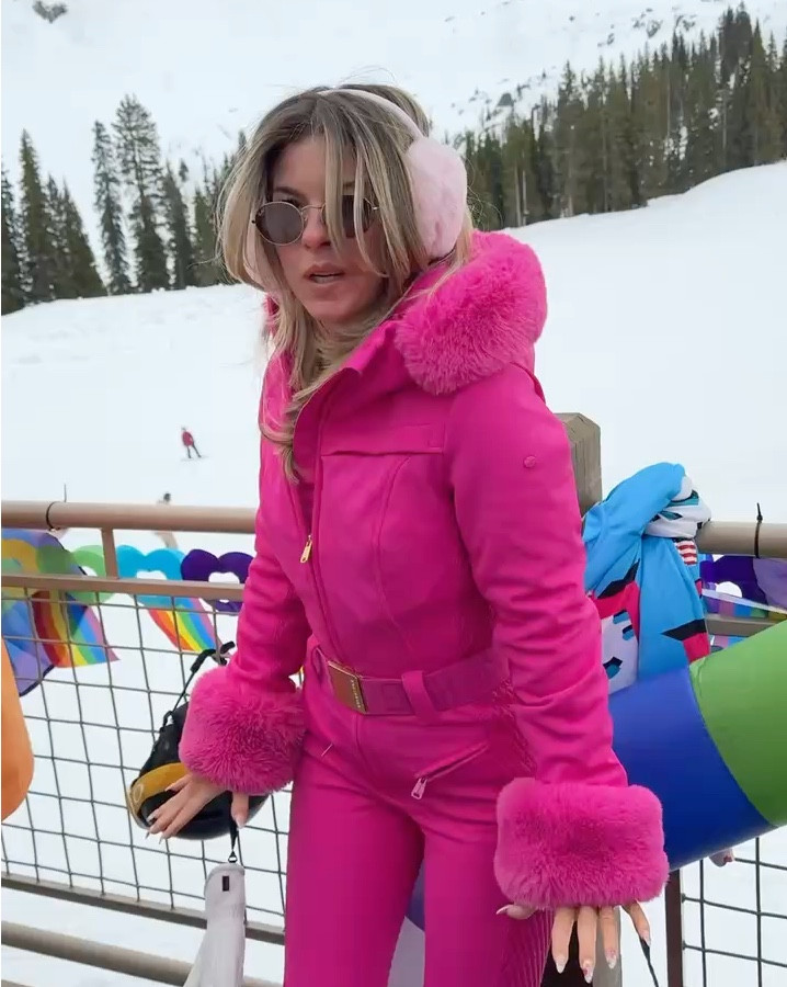 Pink ski suit gay pride concert ski look with white bodysuit base layer and moon boots

Wearing my usual smalls. 

Revolve code: tulip
Cider code: Emerson 



#LTKParties #LTKStyleTip #LTKShoeCrush