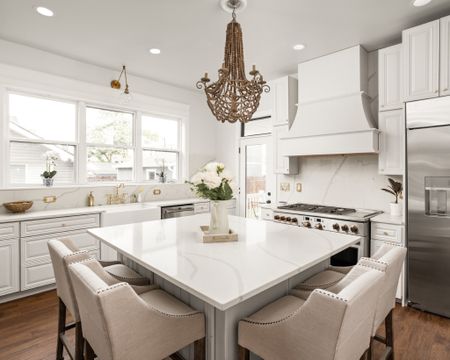 Have ideas about the perfect kitchen? This one would definitely check all the boxes.

#LTKhome